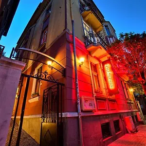 Hostel 32 